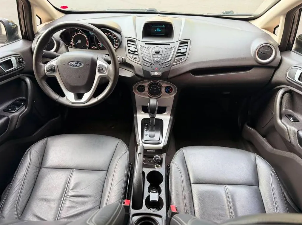 FORD FIESTA SE HB 2015