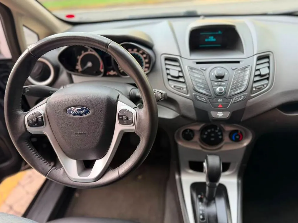 FORD FIESTA SE HB 2015