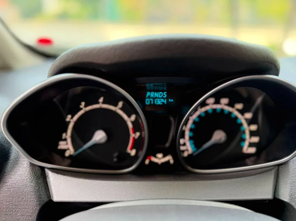 FORD FIESTA SE HB 2015