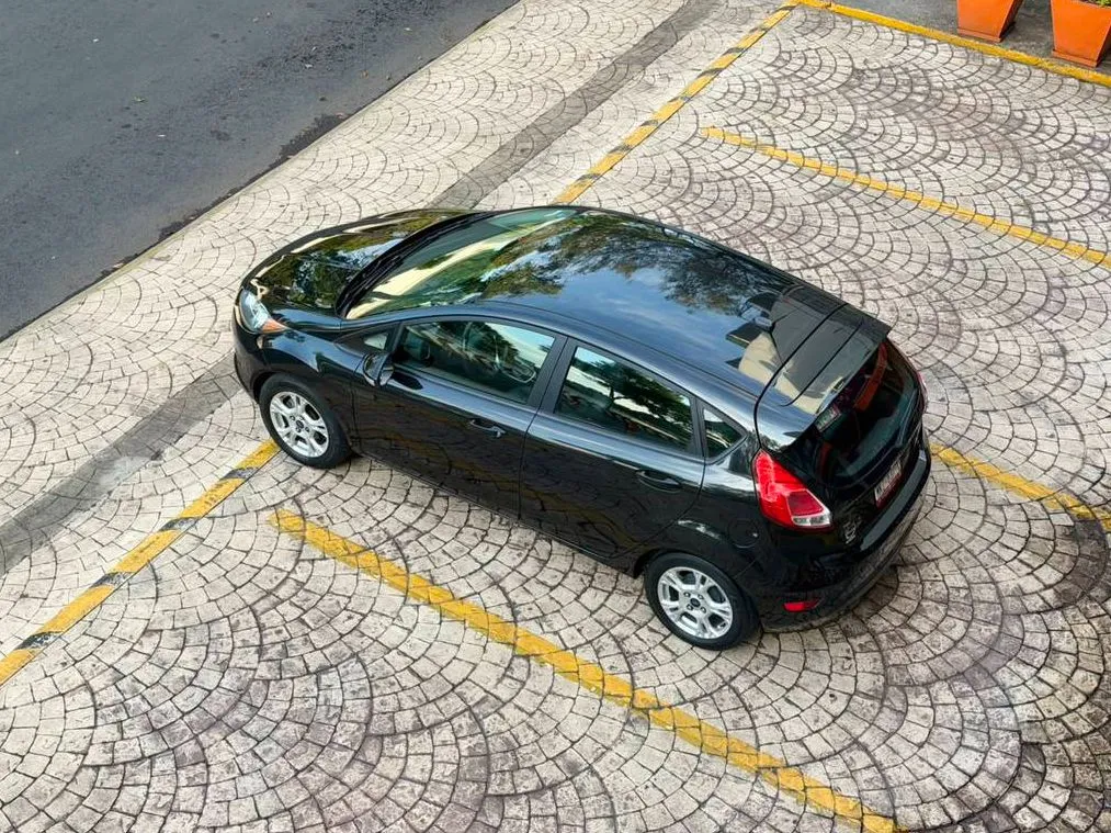 FORD FIESTA SE HB 2015