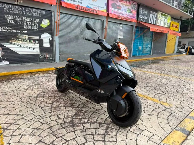 MOTO BMW CE-04 2025 "LAST EDITION" 100% ELÉCTRICA