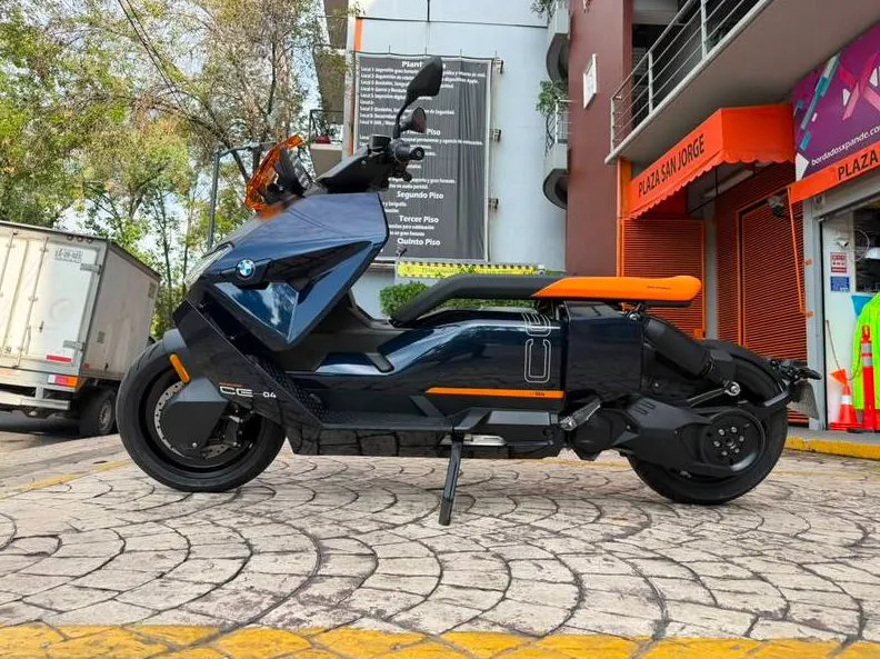 MOTO BMW CE-04 2025 "LAST EDITION" 100% ELÉCTRICA