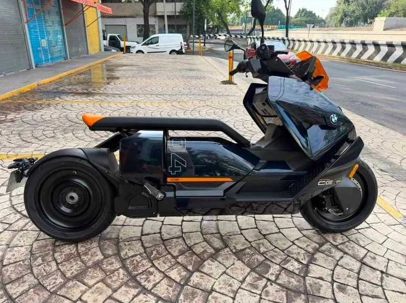 MOTO BMW CE-04 2025 "LAST EDITION" 100% ELÉCTRICA
