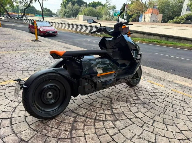 MOTO BMW CE-04 2025 "LAST EDITION" 100% ELÉCTRICA