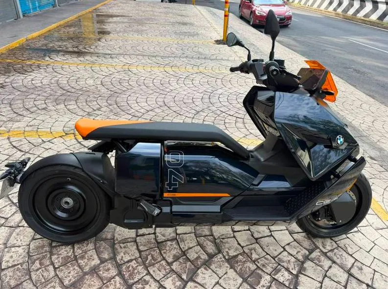 MOTO BMW CE-04 2025 "LAST EDITION" 100% ELÉCTRICA