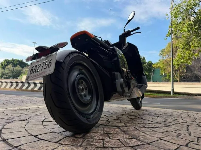MOTO BMW CE-04 2025 "LAST EDITION" 100% ELÉCTRICA