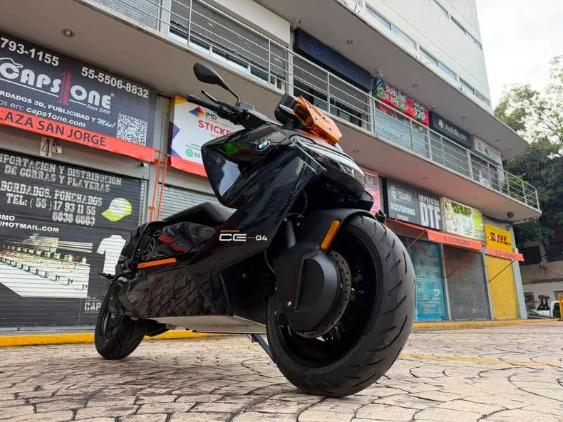 MOTO BMW CE-04 2025 "LAST EDITION" 100% ELÉCTRICA