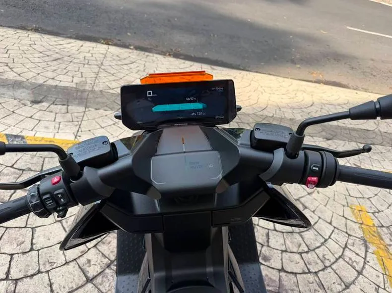 MOTO BMW CE-04 2025 "LAST EDITION" 100% ELÉCTRICA