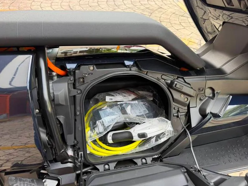MOTO BMW CE-04 2025 "LAST EDITION" 100% ELÉCTRICA