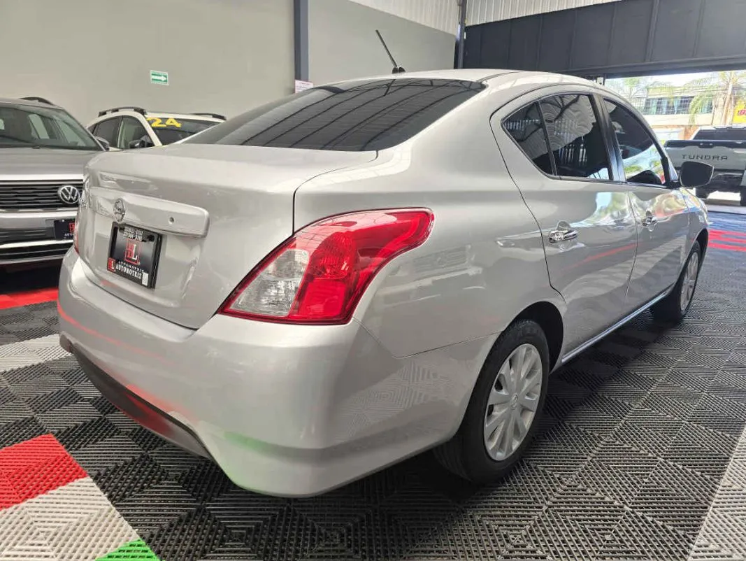 Nissan Versa 2018 4p Sense L4/1.6 Aut
