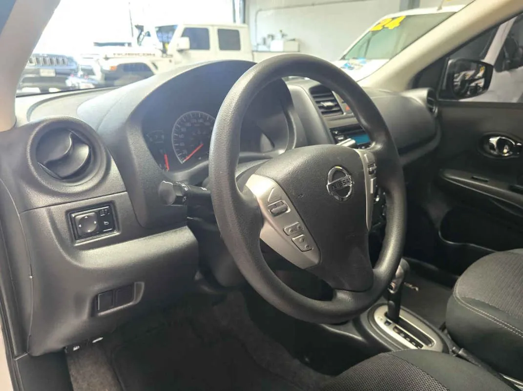 Nissan Versa 2018 4p Sense L4/1.6 Aut
