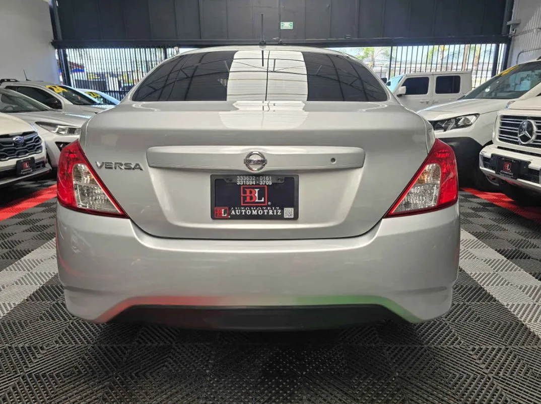 Nissan Versa 2018 4p Sense L4/1.6 Aut