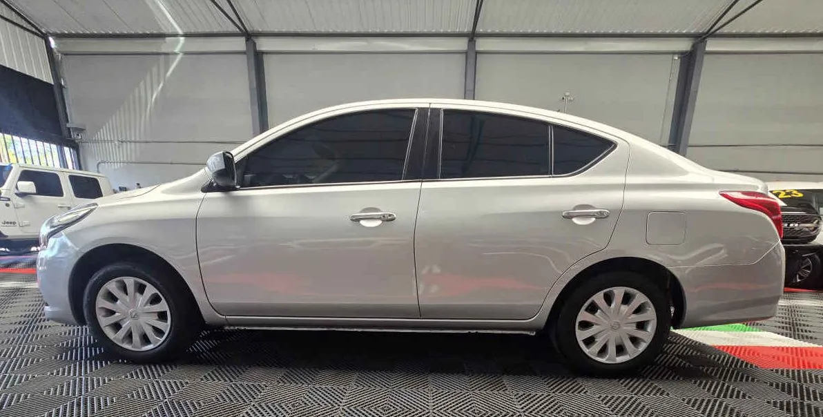 Nissan Versa 2018 4p Sense L4/1.6 Aut