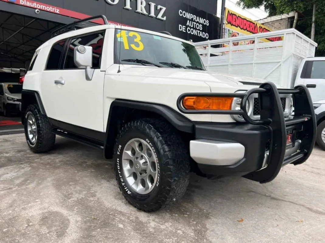 Toyota FJ Cruiser 2013