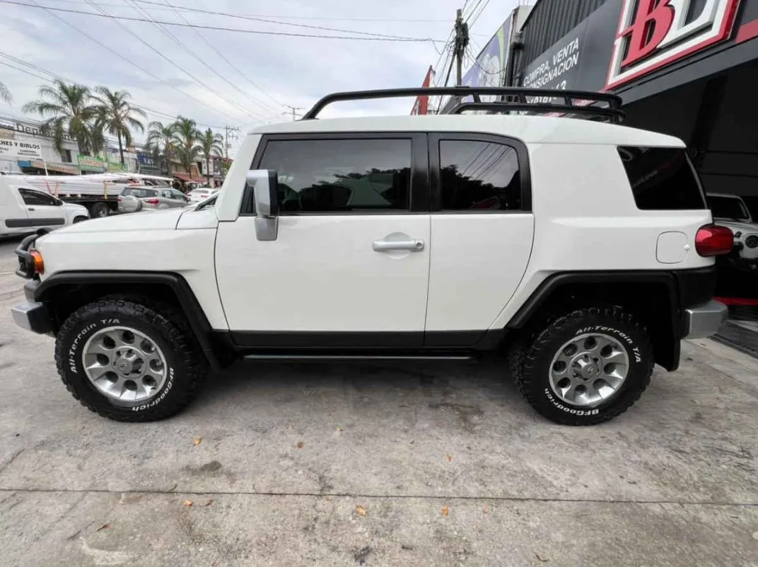 Toyota FJ Cruiser 2013