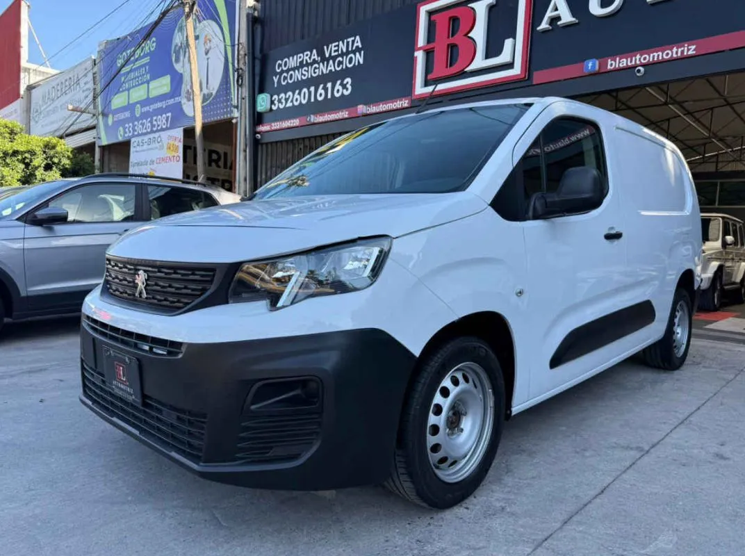Peugeot Partner Maxi 2024 5p L3/1.2/T Pure Tech Man