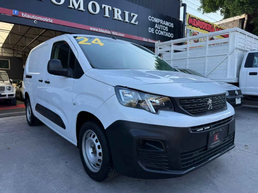 Peugeot Partner Maxi 2024 5p L3/1.2/T Pure Tech Man