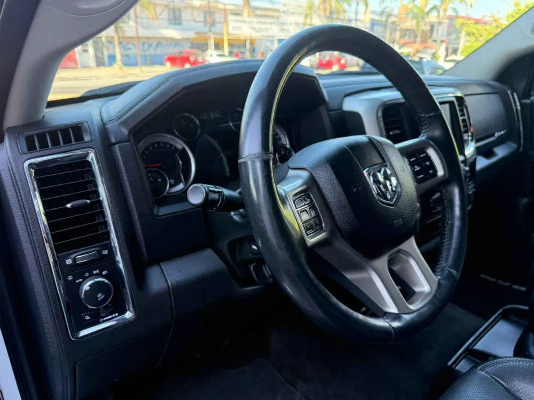 RAM Ram 1500 2017 laramie 4x2.