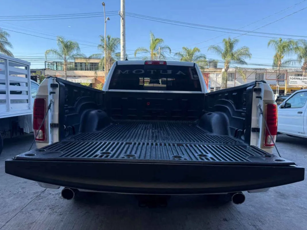 RAM Ram 1500 2017 laramie 4x2.