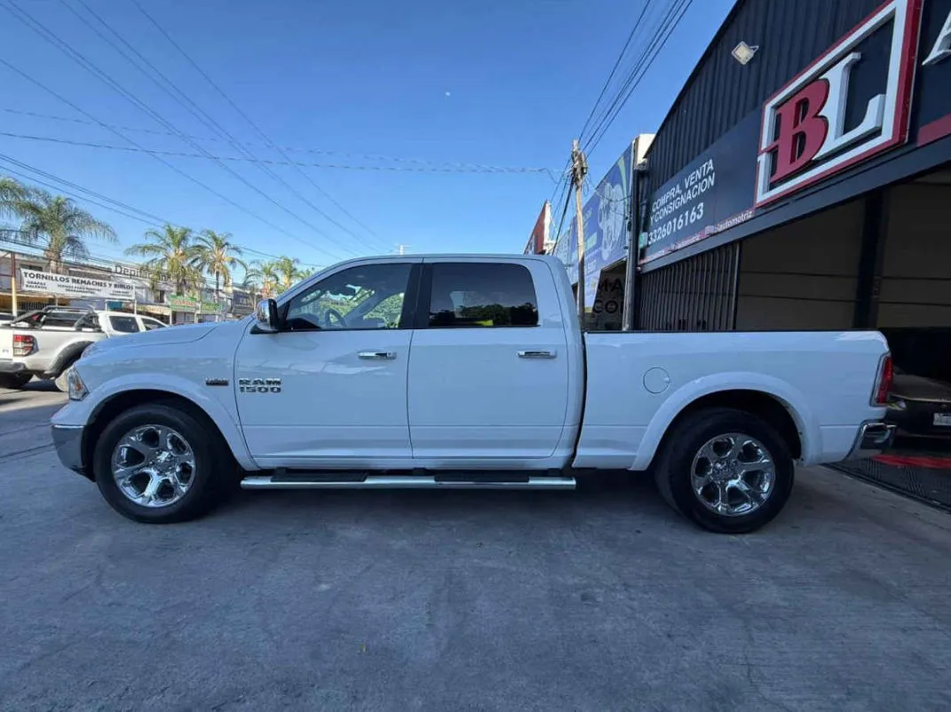 RAM Ram 1500 2017 laramie 4x2.