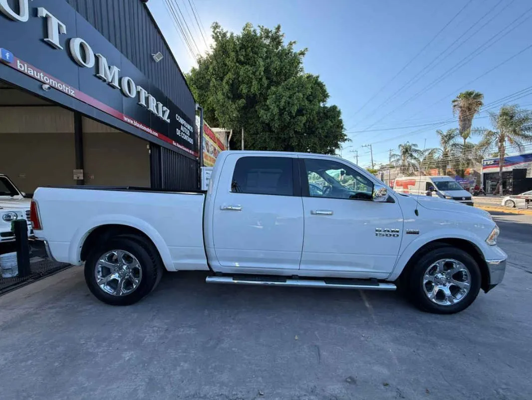RAM Ram 1500 2017 laramie 4x2.
