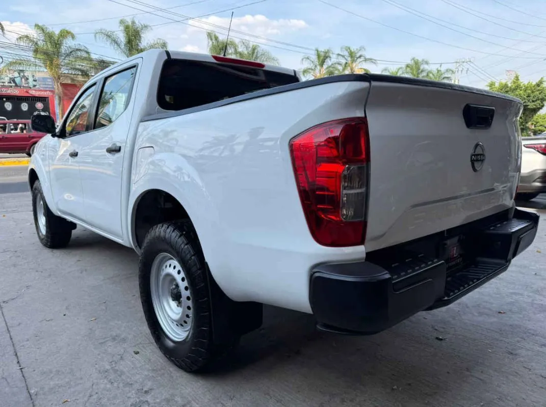 Nissan Frontier 2023 4p DC Diesel L4/2.5/T 4x4 Man.