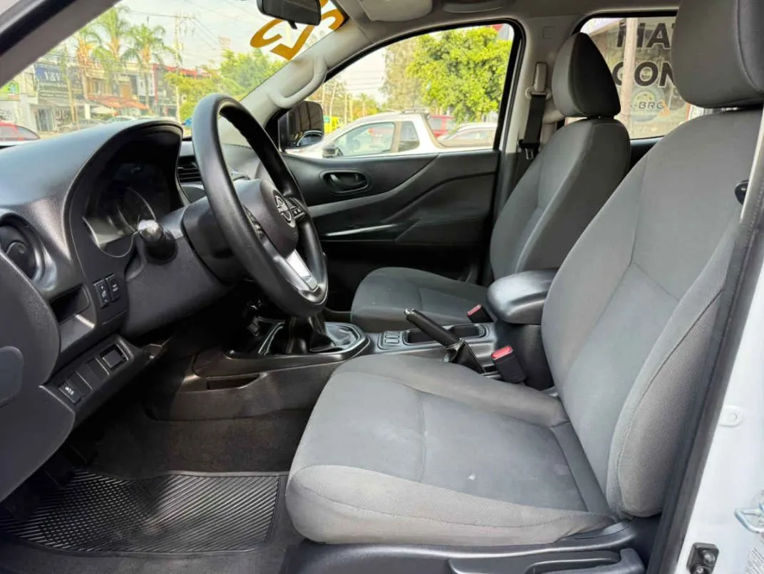 Nissan Frontier 2023 4p DC Diesel L4/2.5/T 4x4 Man.