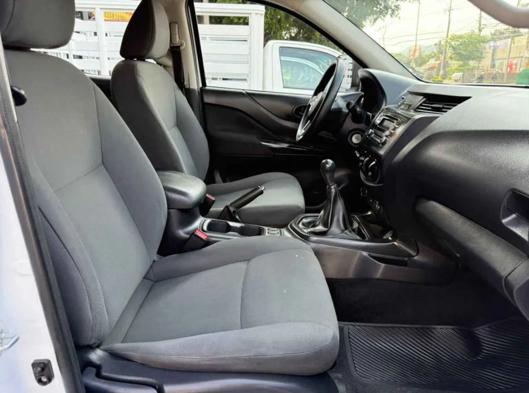 Nissan Frontier 2023 4p DC Diesel L4/2.5/T 4x4 Man.