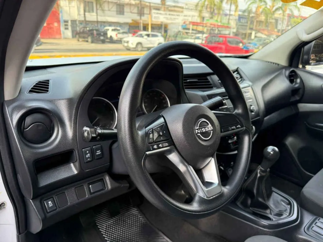 Nissan Frontier 2023 4p DC Diesel L4/2.5/T 4x4 Man.