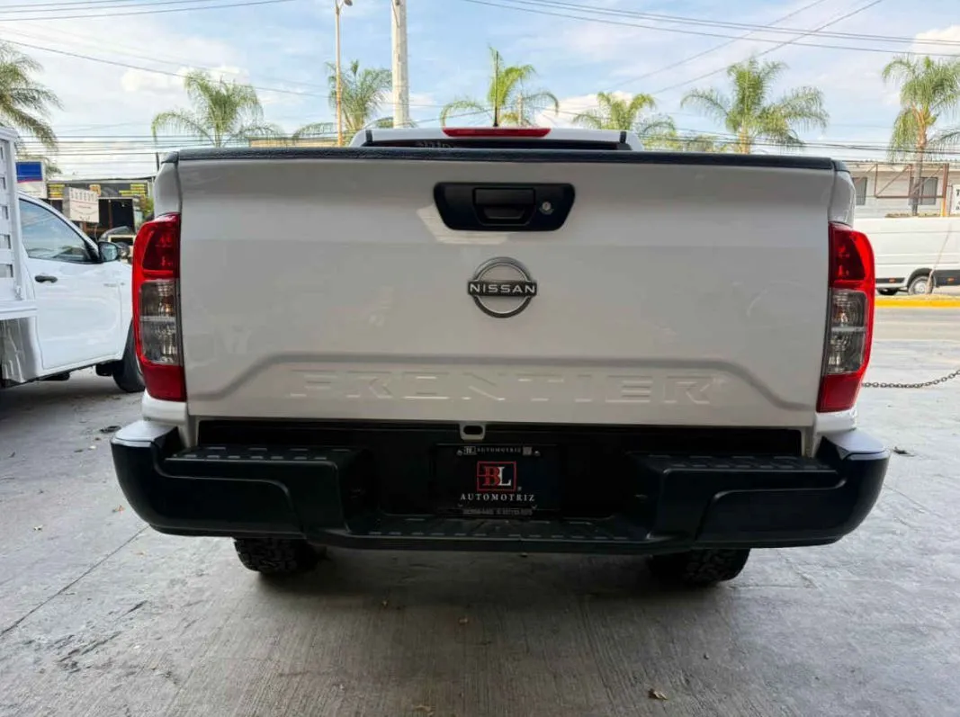 Nissan Frontier 2023 4p DC Diesel L4/2.5/T 4x4 Man.