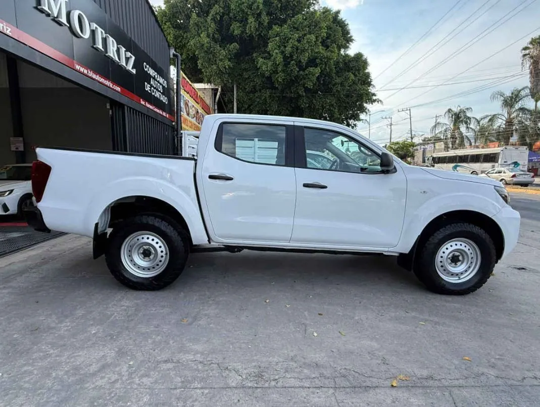Nissan Frontier 2023 4p DC Diesel L4/2.5/T 4x4 Man.