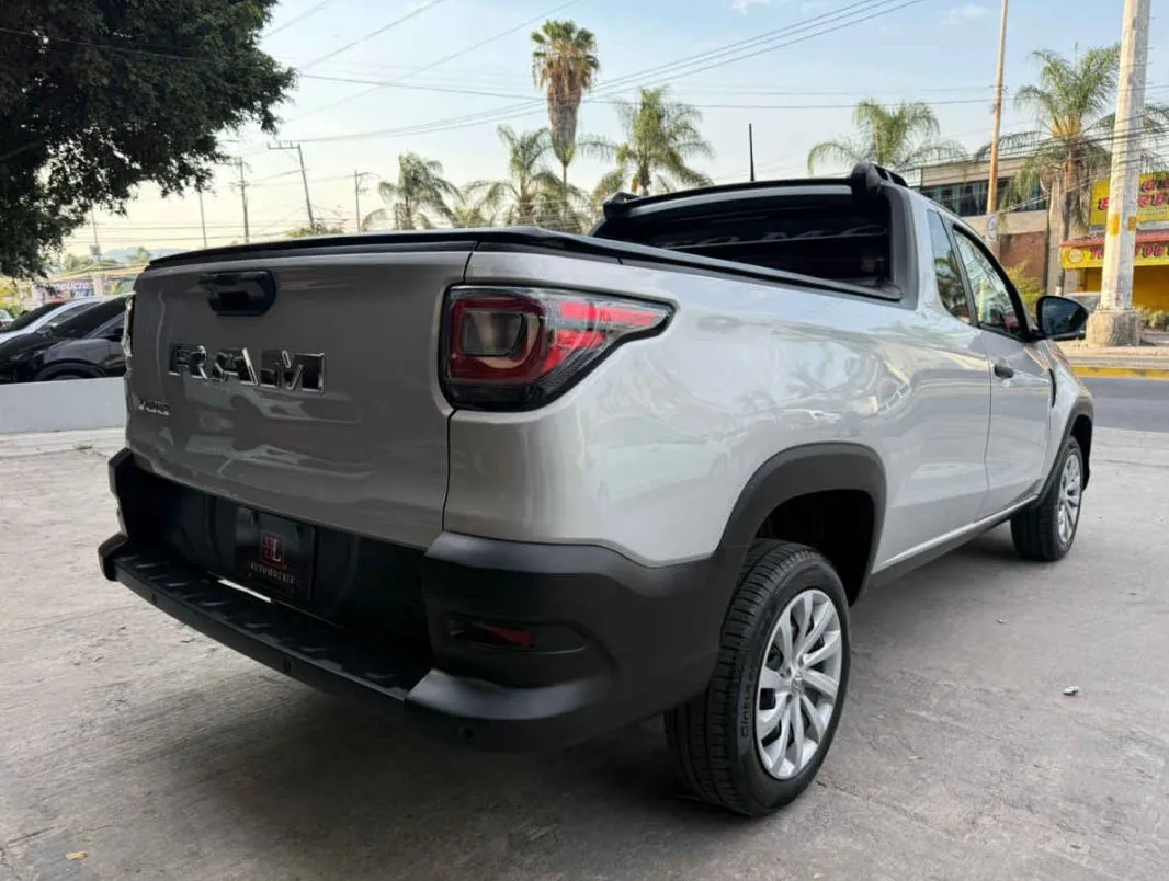 RAM Ram 700 2024 2p SLT Cabina Sencilla L4/1.3 Man.
