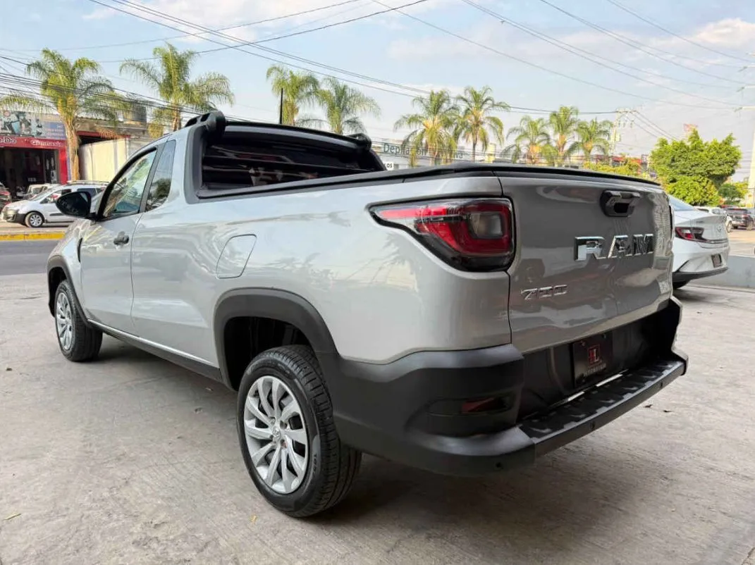 RAM Ram 700 2024 2p SLT Cabina Sencilla L4/1.3 Man.