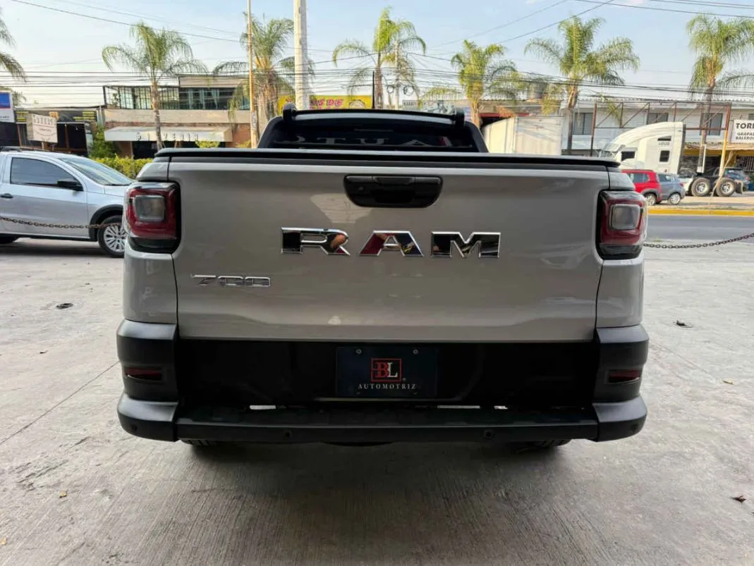 RAM Ram 700 2024 2p SLT Cabina Sencilla L4/1.3 Man.