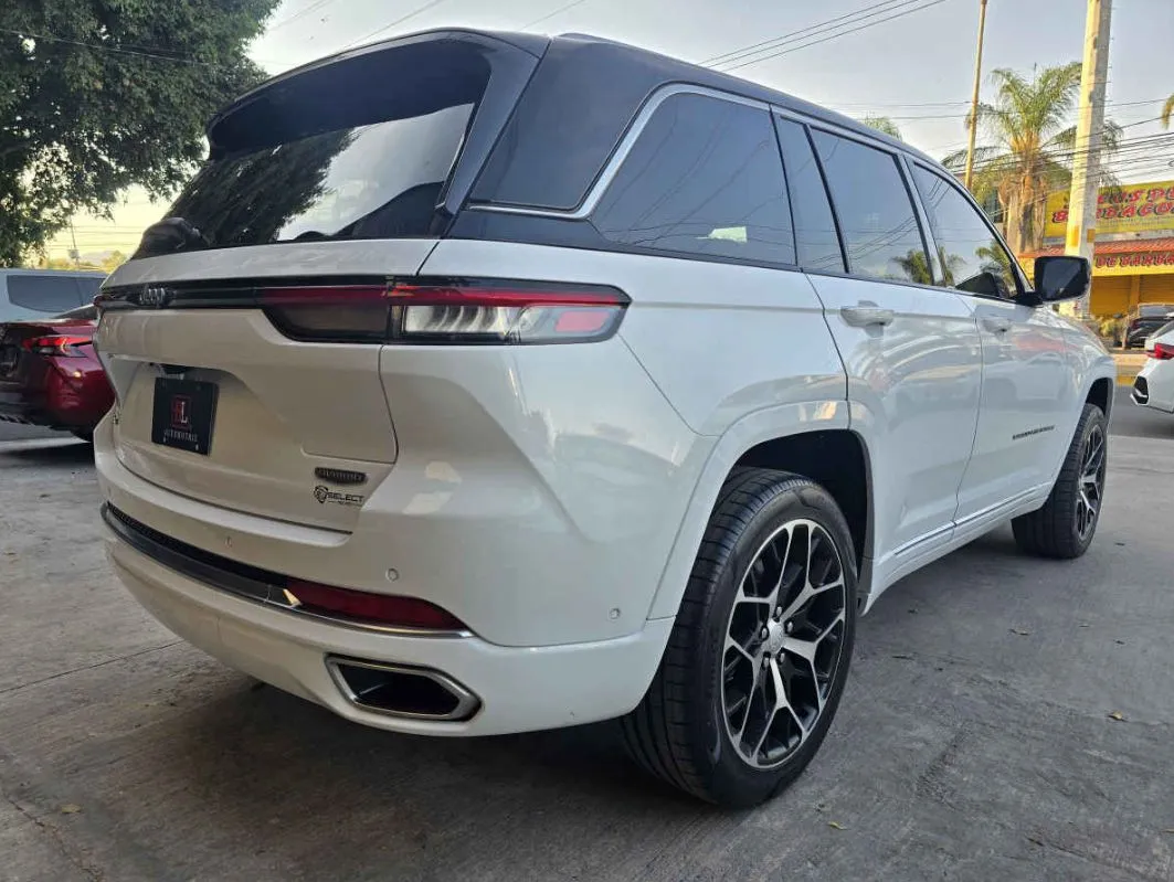 Jeep Grand Cherokee 2023 5p Summit 4X4 V8/5.7 Aut.