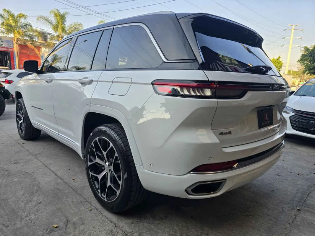 Jeep Grand Cherokee 2023 5p Summit 4X4 V8/5.7 Aut.