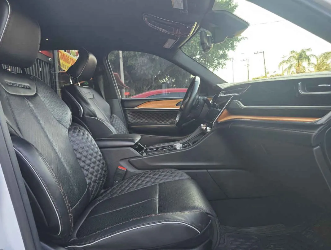 Jeep Grand Cherokee 2023 5p Summit 4X4 V8/5.7 Aut.