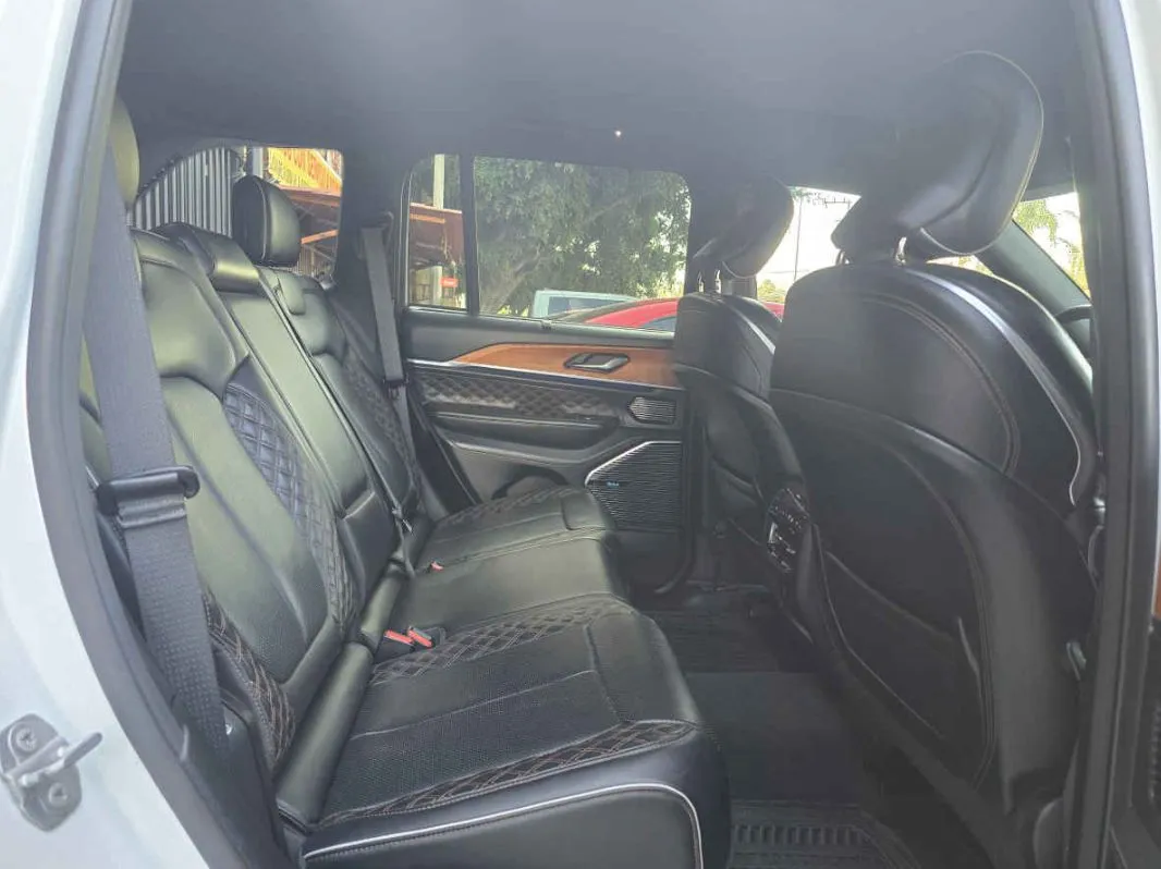 Jeep Grand Cherokee 2023 5p Summit 4X4 V8/5.7 Aut.
