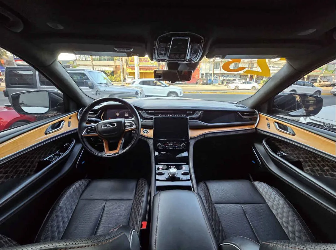 Jeep Grand Cherokee 2023 5p Summit 4X4 V8/5.7 Aut.