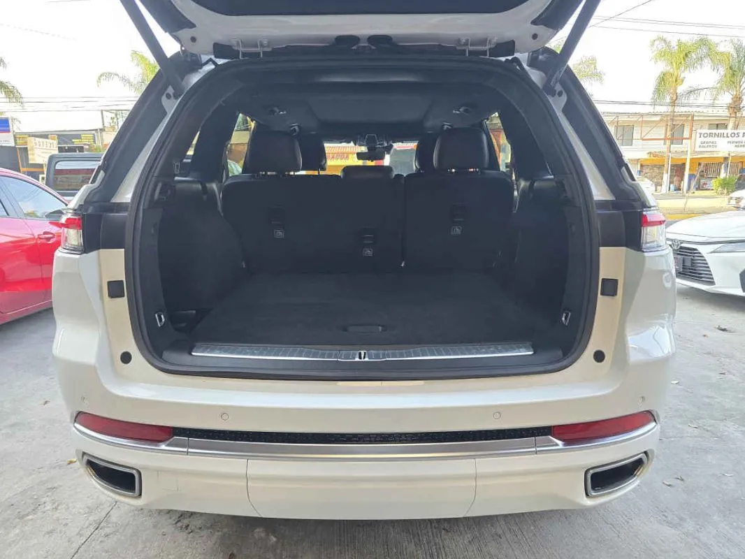 Jeep Grand Cherokee 2023 5p Summit 4X4 V8/5.7 Aut.