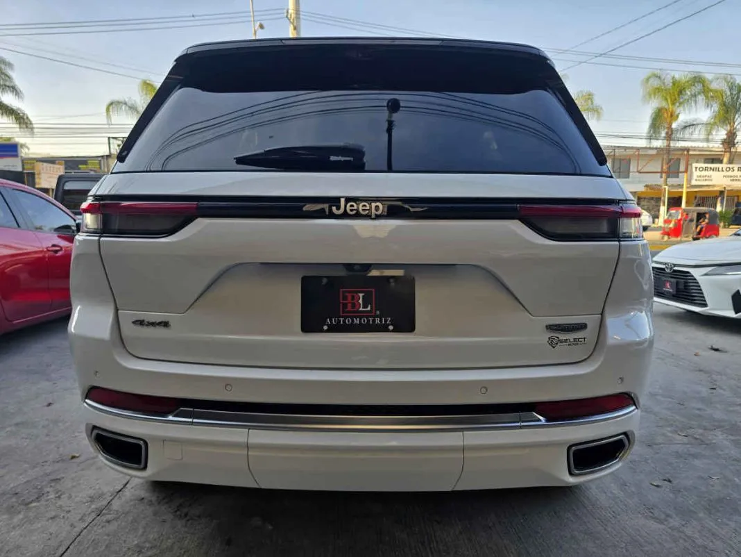 Jeep Grand Cherokee 2023 5p Summit 4X4 V8/5.7 Aut.