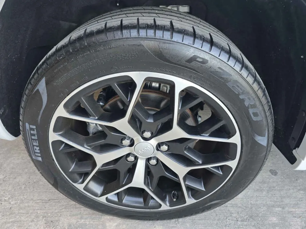 Jeep Grand Cherokee 2023 5p Summit 4X4 V8/5.7 Aut.