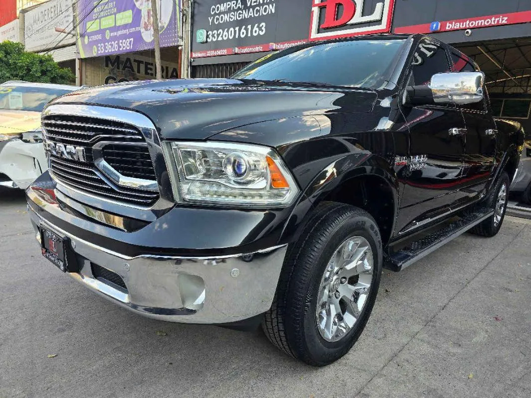 RAM Ram 1500 2016 4p Limited Crew Cab V8/5.7 Aut 4x4.