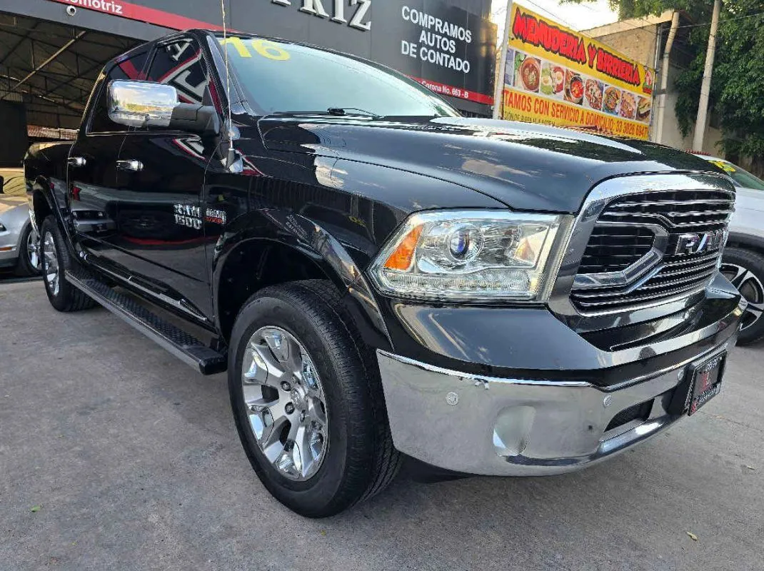 RAM Ram 1500 2016 4p Limited Crew Cab V8/5.7 Aut 4x4.
