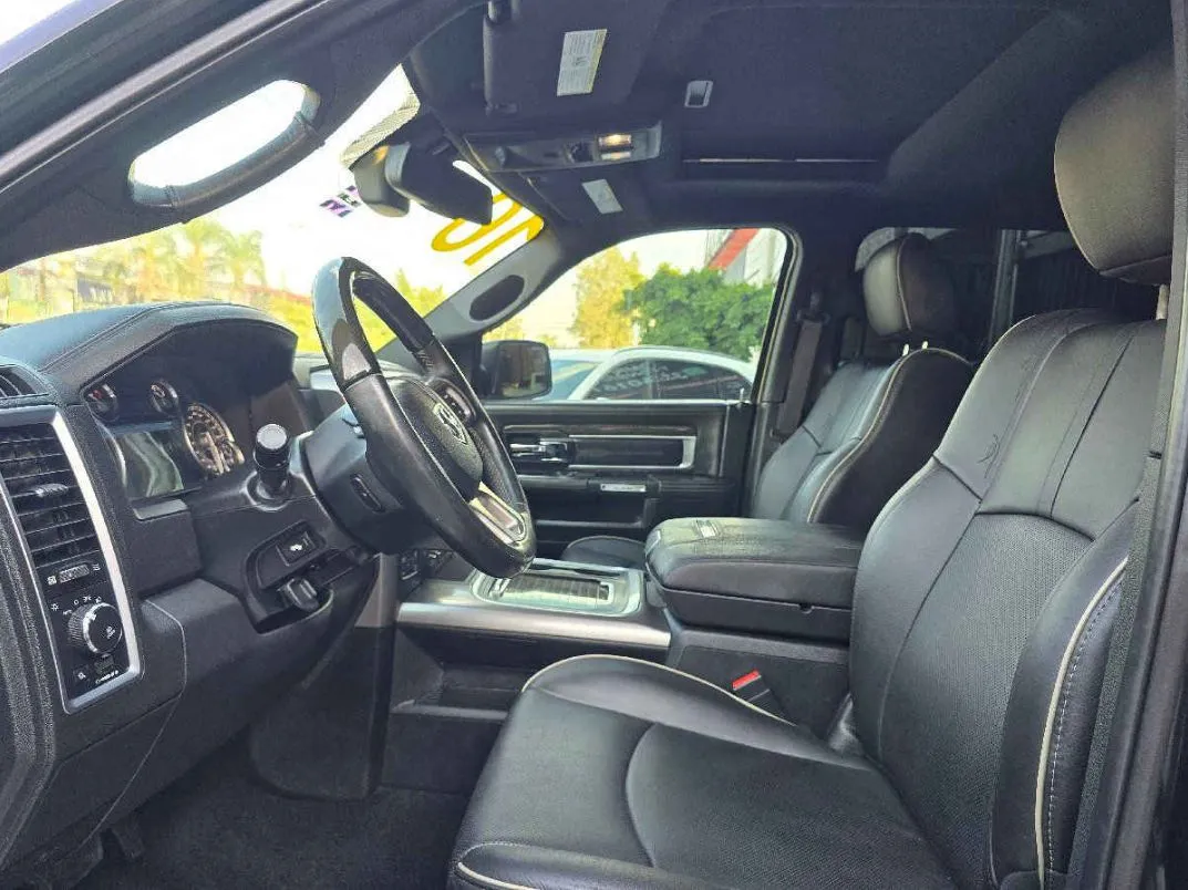 RAM Ram 1500 2016 4p Limited Crew Cab V8/5.7 Aut 4x4.