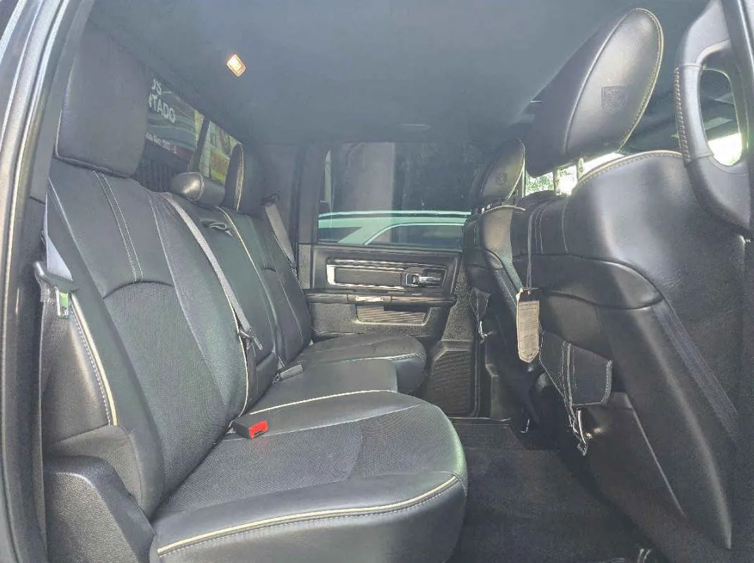 RAM Ram 1500 2016 4p Limited Crew Cab V8/5.7 Aut 4x4.