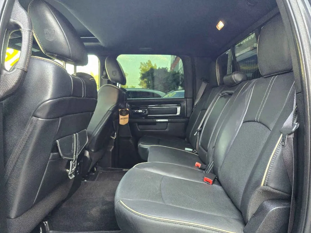RAM Ram 1500 2016 4p Limited Crew Cab V8/5.7 Aut 4x4.