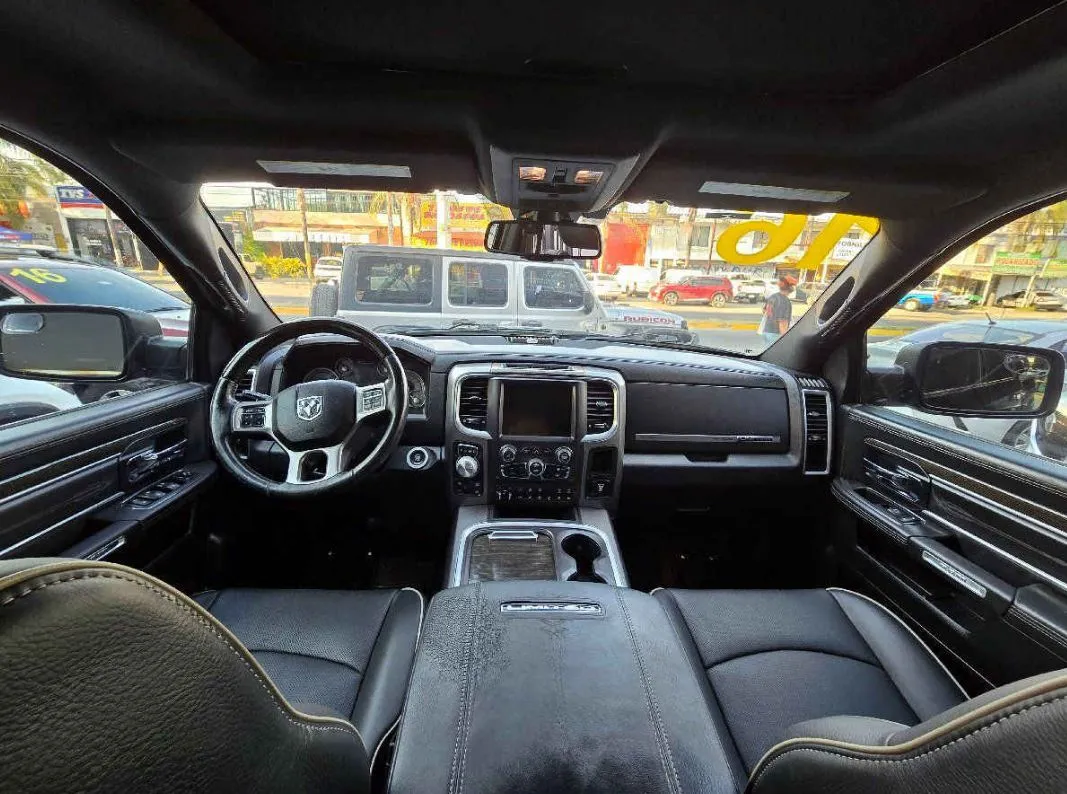 RAM Ram 1500 2016 4p Limited Crew Cab V8/5.7 Aut 4x4.
