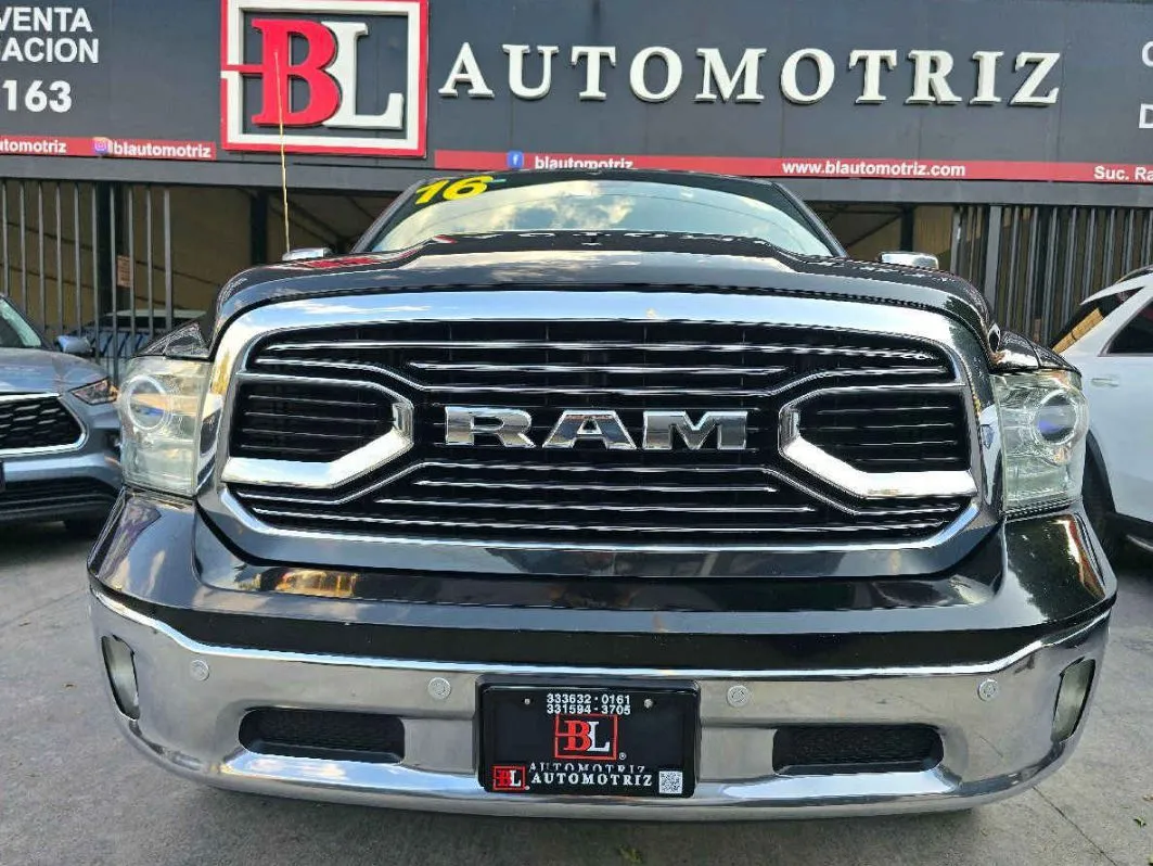 RAM Ram 1500 2016 4p Limited Crew Cab V8/5.7 Aut 4x4.