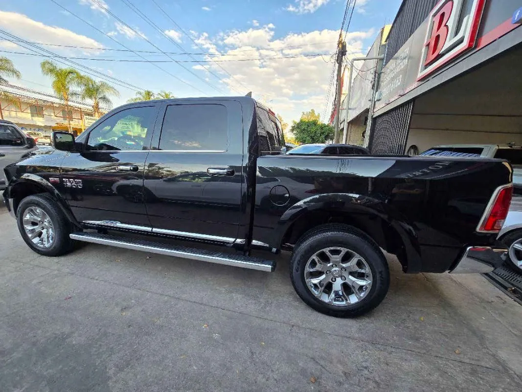 RAM Ram 1500 2016 4p Limited Crew Cab V8/5.7 Aut 4x4.